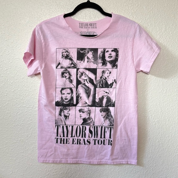 Taylor Swift Eras Tour Pink & Black Short Sleeve Graphic Tee Shirt Small - Picture 1 of 8
